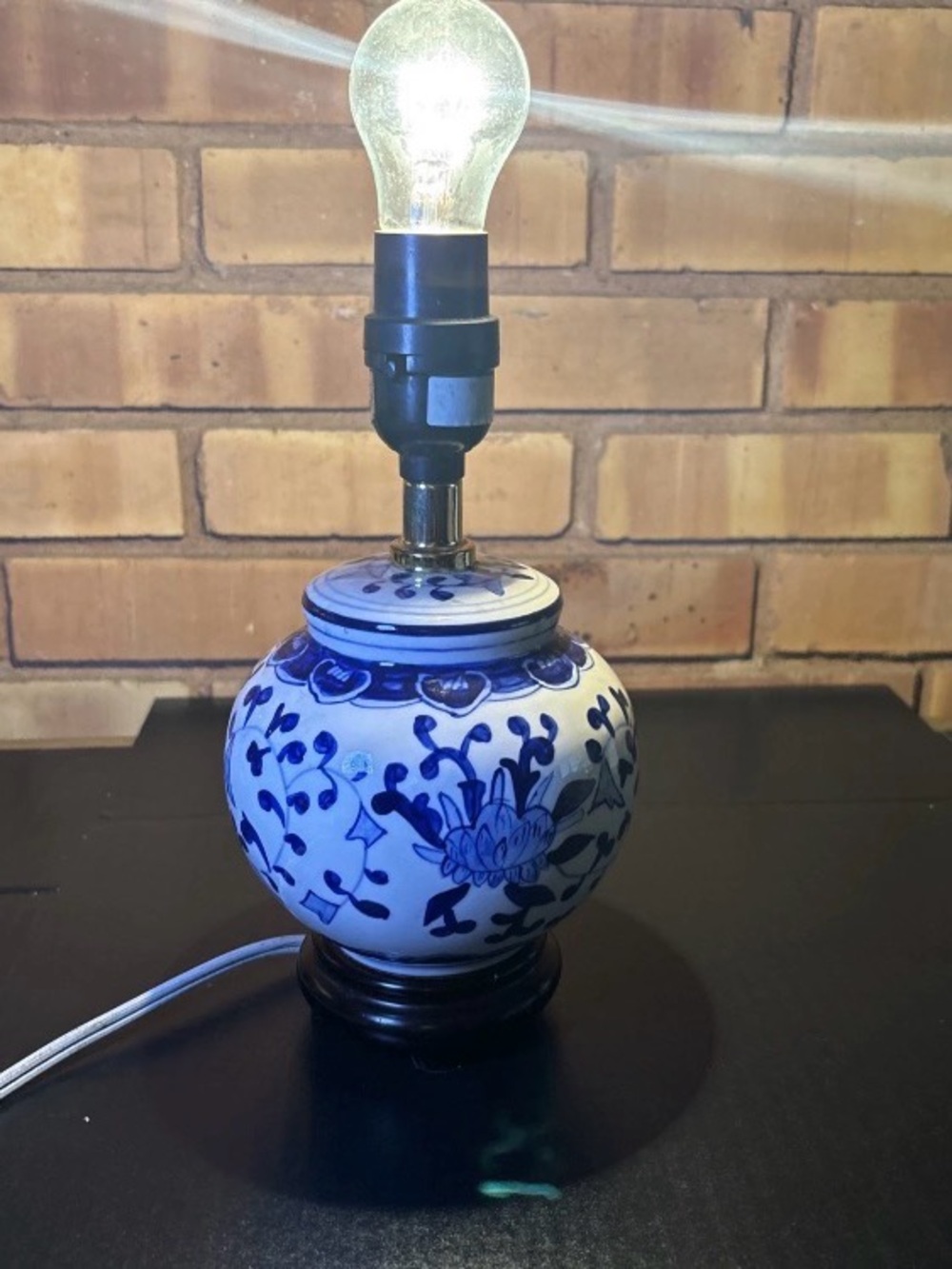Mid-century Chinoiserie Asian Petite Blue and White Ginger Jar Table Lamp